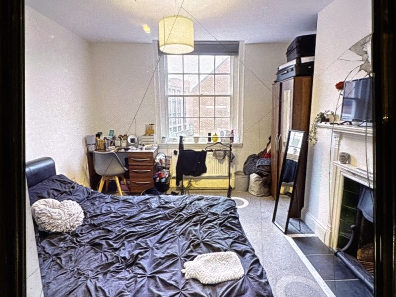 Student room to rent