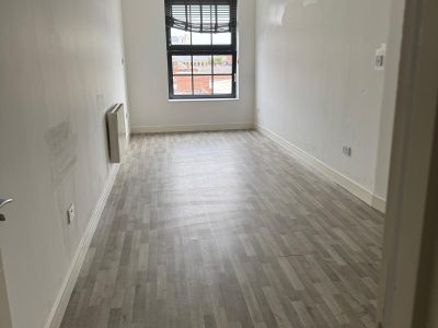 STUDIO FLAT SELF CONTAINED