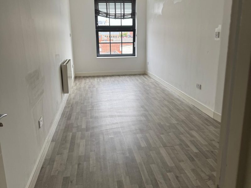 STUDIO FLAT SELF CONTAINED