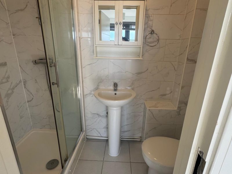 STUDIO FLAT SELF CONTAINED
