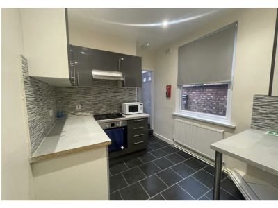 ONE DOUBLE BED ROOM TO RENT for single person
