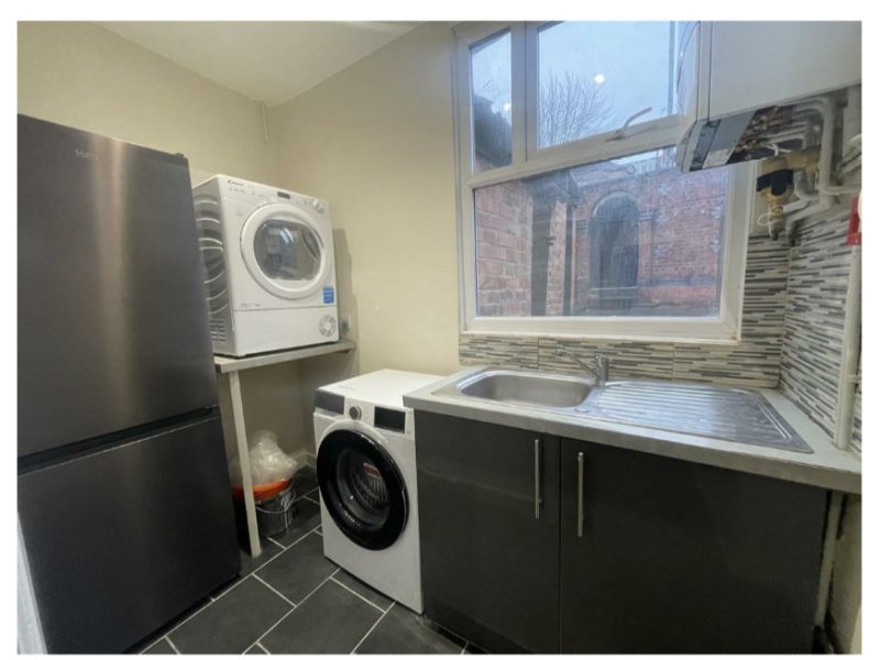 ONE DOUBLE BED ROOM TO RENT for single person