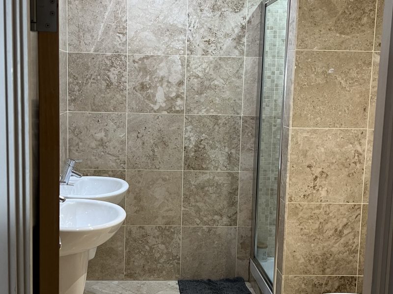 Double room with private bathroom. Central Leicester π