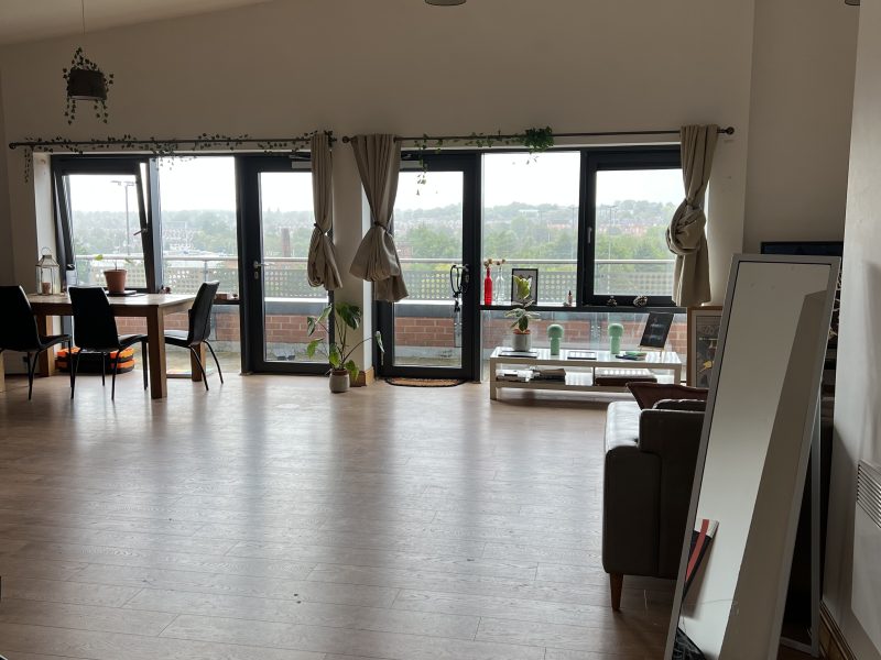 Double room with private bathroom. Central Leicester π
