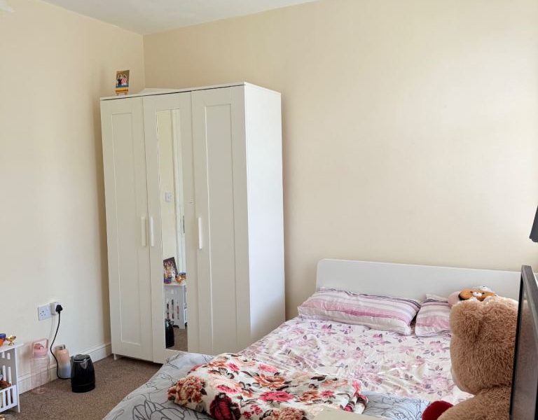 Large Double Room in a Shared House, Noel Street, LE3