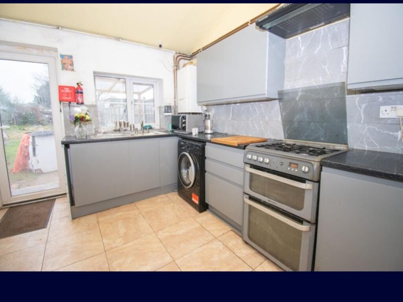 Room to let HB CONSIDER