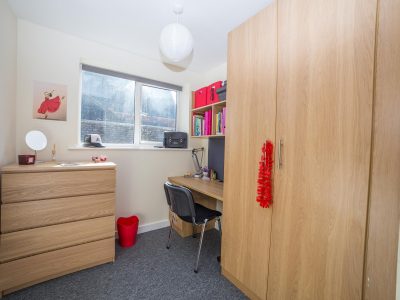 Ensuite Room in shared 3 beds Apartment