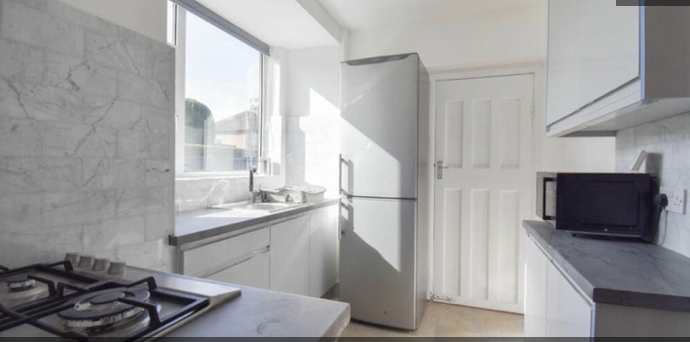 Large Double Room in Shared Accommodation