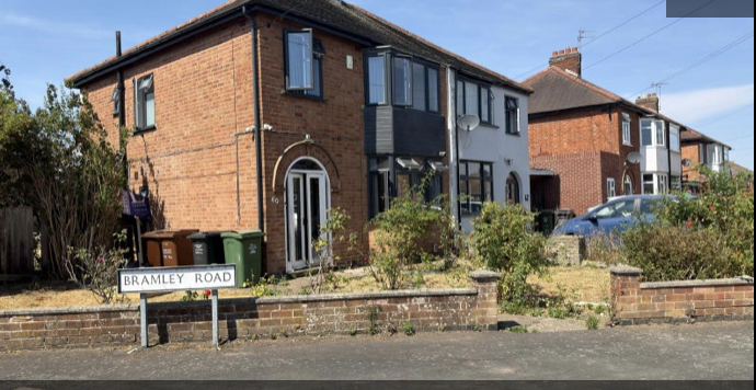 Large Double Room in Shared Accommodation