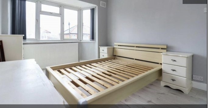 Large Double Room in Shared Accommodation
